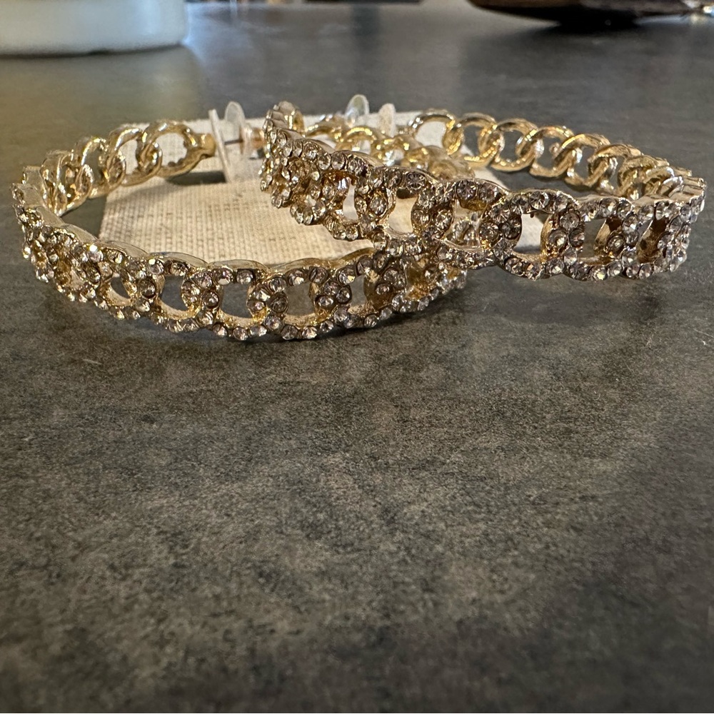 Earrings *brand new*